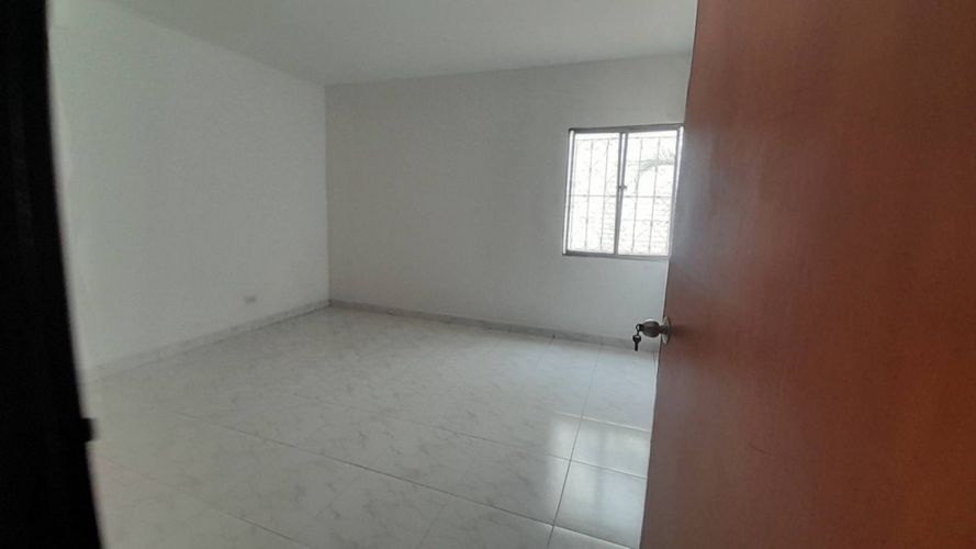Apartamento de 6 alcobas en venta en La Flora, Cali, 308 m² · foto 18 de 24