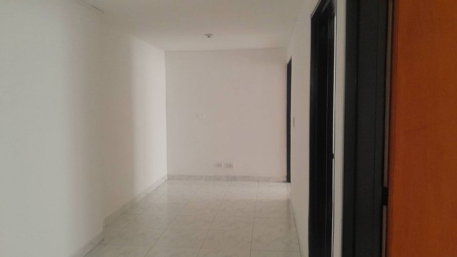 Apartamento de 6 alcobas en venta en La Flora, Cali, 308 m² · foto 23 de 24