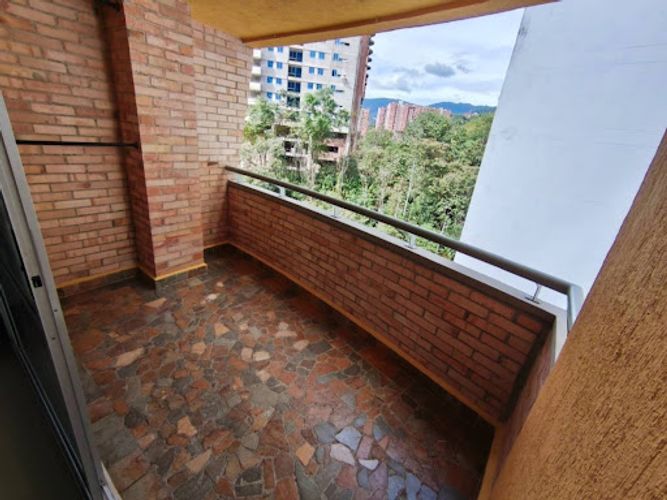 Apartamento de 3 alcobas en venta en Las Lomitas, Sabaneta, 111 m² · foto 21 de 23