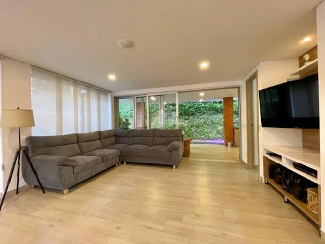 Apartamento de 4 alcobas en venta en Tres Esquinas, Sabaneta, 696 m² · foto 5 de 24