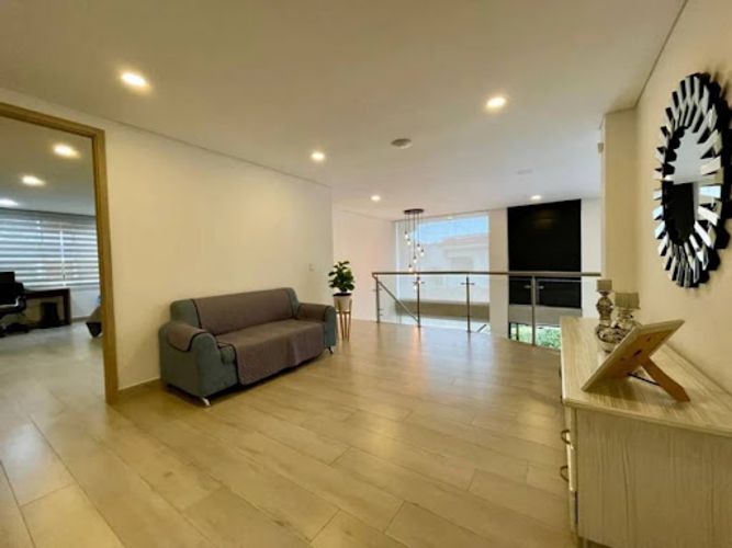 Apartamento de 4 alcobas en venta en Tres Esquinas, Sabaneta, 696 m² · foto 6 de 24