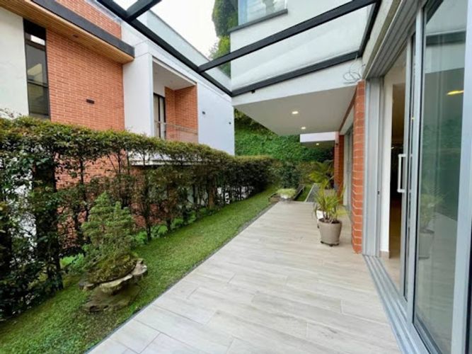 Apartamento de 4 alcobas en venta en Tres Esquinas, Sabaneta, 696 m² · foto 8 de 24