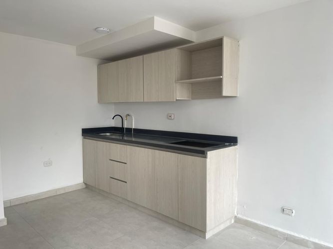 Apartamento de 2 alcobas en venta en Tres Esquinas, Sabaneta, 60 m² · foto 5 de 19