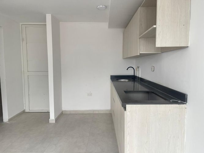 Apartamento de 2 alcobas en venta en Tres Esquinas, Sabaneta, 60 m² · foto 3 de 19
