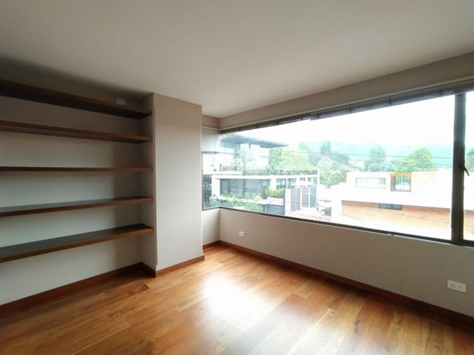 Apartamento de 3 alcobas en venta en Santa Barbara, Bogotá, 276 m² · foto 8 de 24
