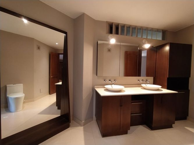Apartamento de 3 alcobas en venta en Santa Barbara, Bogotá, 276 m² · foto 10 de 24