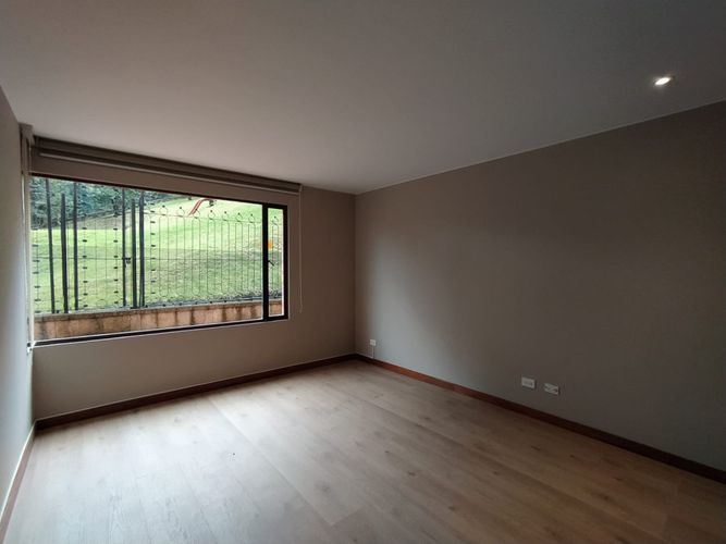 Apartamento de 3 alcobas en venta en Santa Barbara, Bogotá, 276 m² · foto 20 de 24