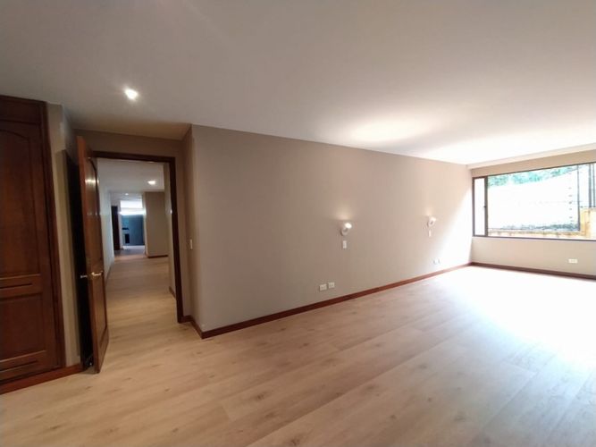 Apartamento de 3 alcobas en venta en Santa Barbara, Bogotá, 276 m² · foto 21 de 24