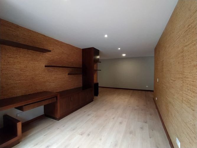 Apartamento de 3 alcobas en venta en Santa Barbara, Bogotá, 276 m² · foto 24 de 24