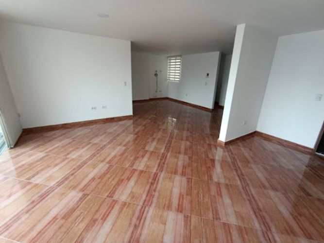 Apartamento de 3 alcobas en venta en Tres Esquinas, Sabaneta, 62 m² · foto 2 de 12