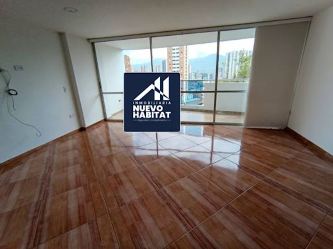 Apartamento de 3 alcobas en venta en Tres Esquinas, Sabaneta, 62 m² · foto 3 de 12