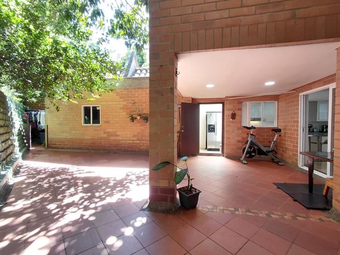 Casa de 4 alcobas en venta en El Poblado, Medellín, 220 m² · foto 18 de 20