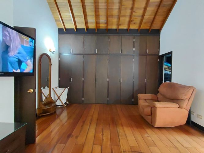 Casa de 4 alcobas en venta en El Poblado, Medellín, 220 m² · foto 14 de 20