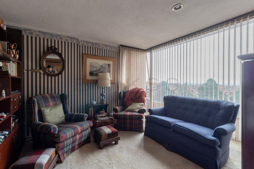 Apartamento en venta en El Refugio, Bogotá · foto 6 de 17