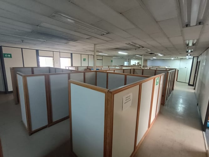 Oficina en arriendo en La Candelaria, Medellín, 600 m² · foto 2 de 24