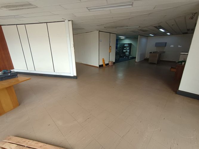 Oficina en arriendo en La Candelaria, Medellín, 600 m² · foto 3 de 24