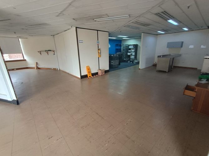 Oficina en arriendo en La Candelaria, Medellín, 600 m² · foto 5 de 24