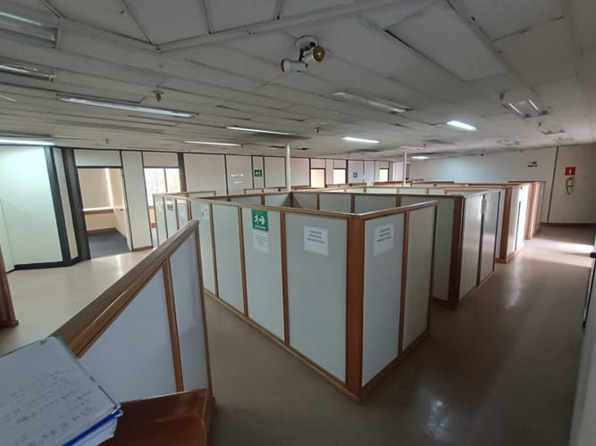 Oficina en arriendo en La Candelaria, Medellín, 600 m² · foto 6 de 24