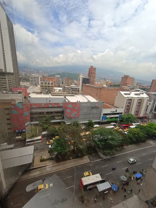 Oficina en arriendo en La Candelaria, Medellín, 600 m² · foto 9 de 24