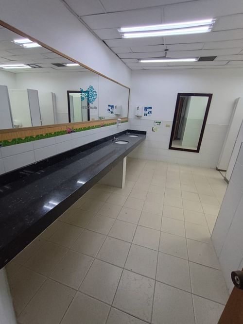 Oficina en arriendo en La Candelaria, Medellín, 600 m² · foto 10 de 24