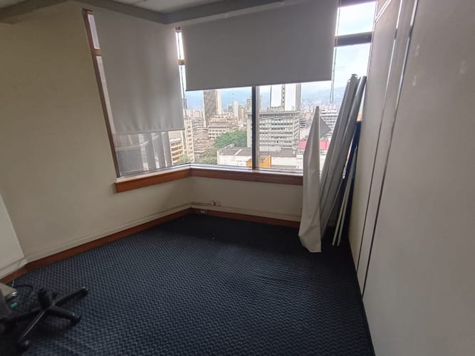 Oficina en arriendo en La Candelaria, Medellín, 600 m² · foto 13 de 24