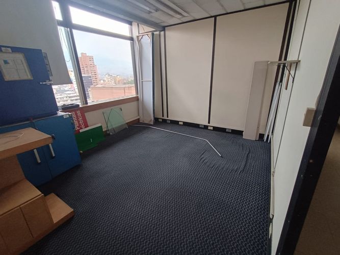 Oficina en arriendo en La Candelaria, Medellín, 600 m² · foto 16 de 24