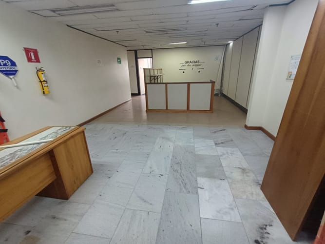 Oficina en arriendo en La Candelaria, Medellín, 600 m² · foto 22 de 24