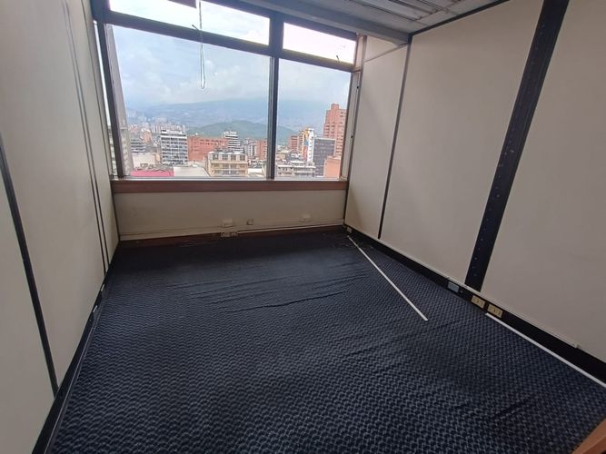 Oficina en arriendo en La Candelaria, Medellín, 600 m² · foto 24 de 24
