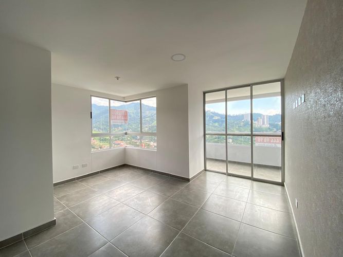 Apartamento de 3 alcobas en arriendo en Las Lomitas, Sabaneta, 84 m² · foto 3 de 20