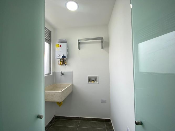 Apartamento de 3 alcobas en arriendo en Las Lomitas, Sabaneta, 84 m² · foto 19 de 20