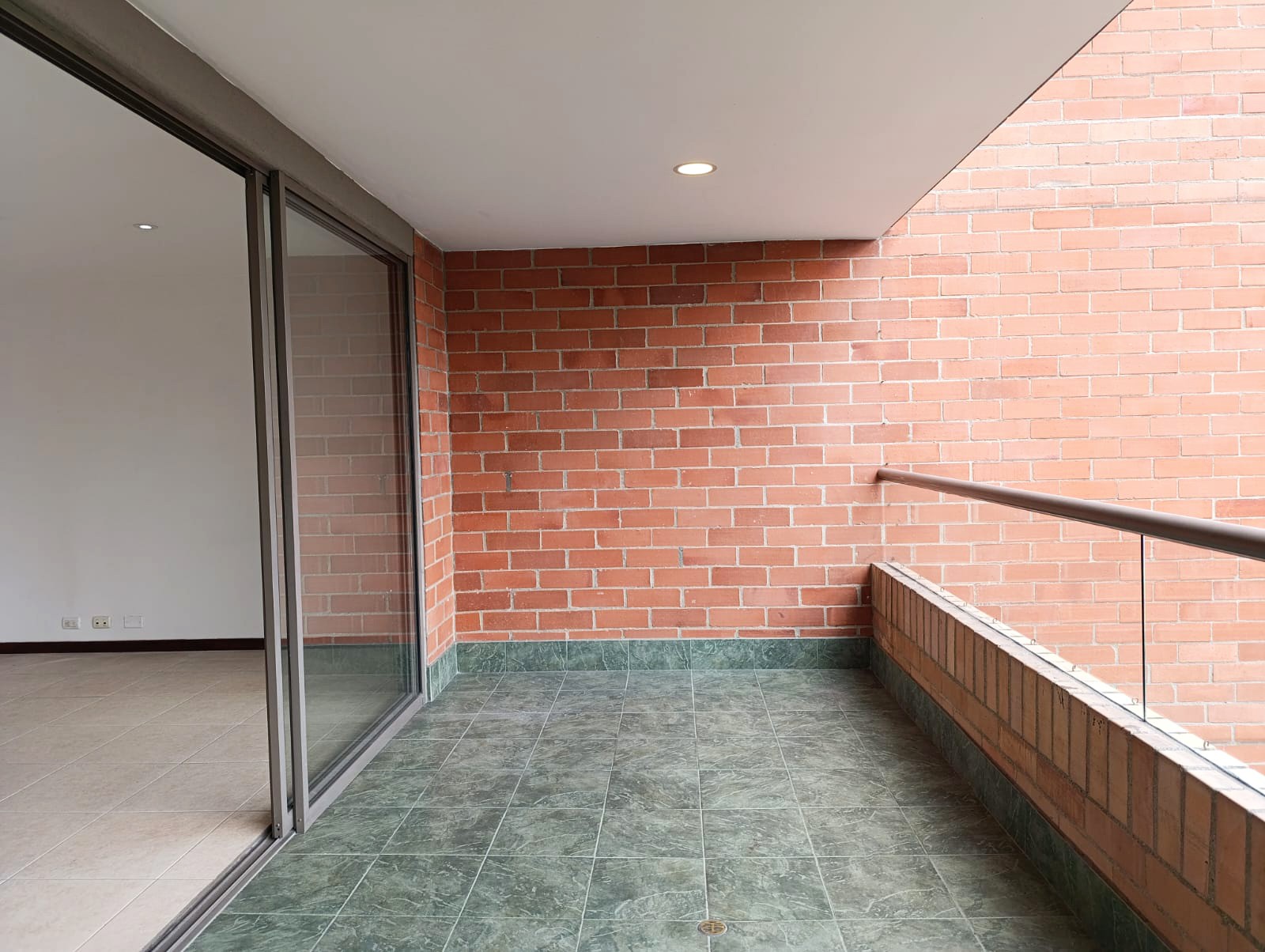 Apartamento en arriendo en El Poblado, Medellín · foto 18 de 19