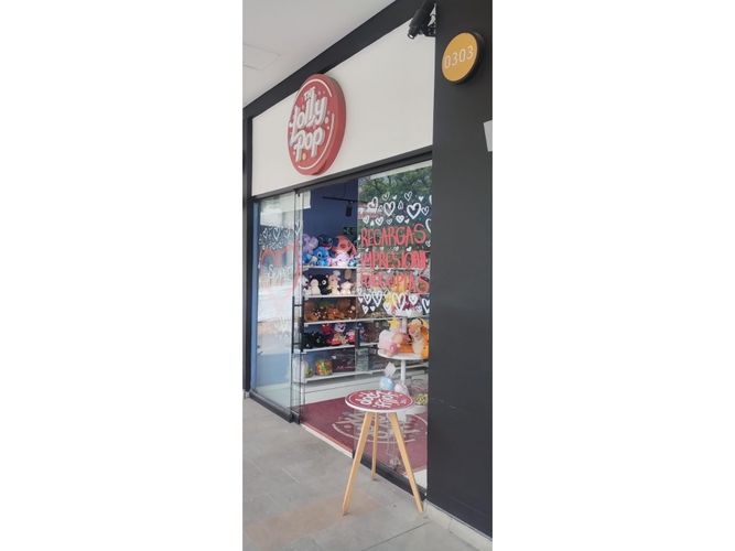 Local en venta en Laureles, Medellín, 28 m² · foto 2 de 13