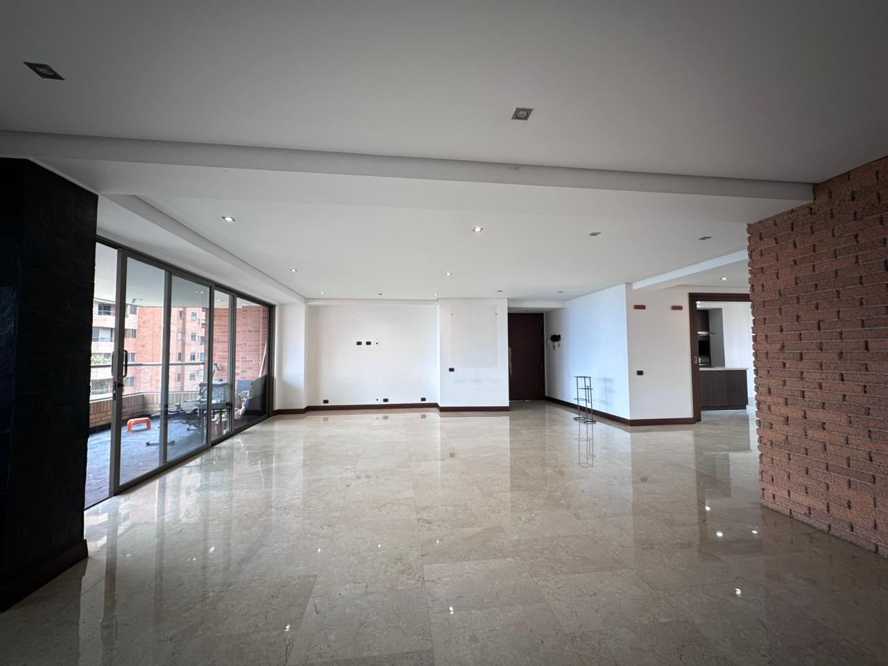 Apartamento en arriendo en El Poblado, Medellín · foto 2 de 18