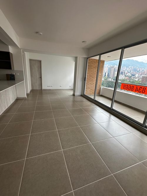 Apartamento de 2 alcobas en venta en Villa Carlota, Medellín, 94 m² · foto 2 de 24