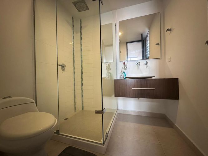 Apartamento de 2 alcobas en arriendo en El Poblado, Medellín, 115 m² · foto 18 de 19