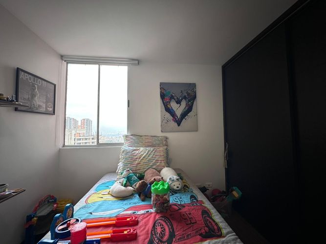 Apartamento de 2 alcobas en arriendo en Los Naranjos, Medellín, 115 m² · foto 13 de 19