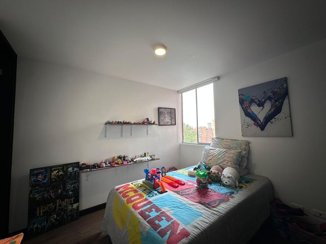 Apartamento de 2 alcobas en arriendo en Los Naranjos, Medellín, 115 m² · foto 15 de 19