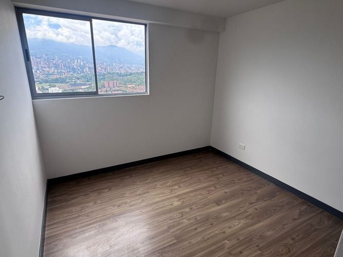 Apartamento de 3 alcobas en arriendo en Belén, Medellín, 103 m² · foto 7 de 13