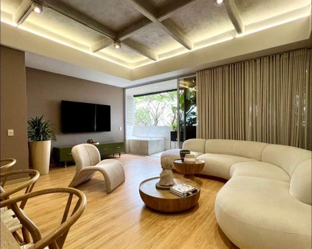 Apartamento de 2 alcobas en venta en El Poblado, Medellín, 113 m² · foto 2 de 12