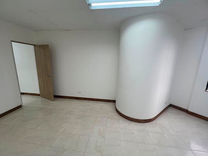 Oficina en arriendo en El Poblado, Medellín, 48 m² · foto 11 de 15