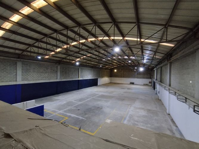 Bodega en arriendo en Ditaires, Itagüí, 1304 m² · foto 4 de 17