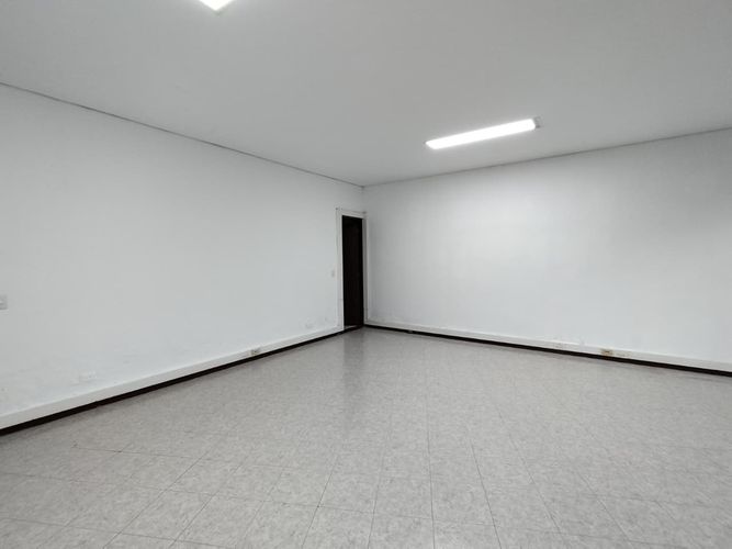 Bodega en arriendo en Ditaires, Itagüí, 1304 m² · foto 7 de 17