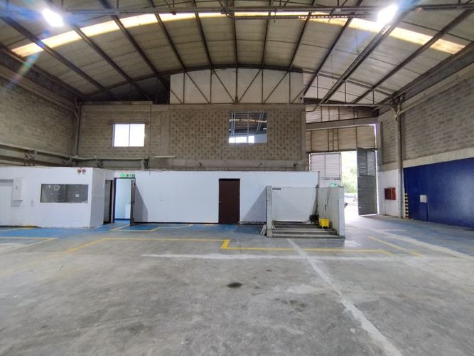 Bodega en arriendo en Ditaires, Itagüí, 1304 m² · foto 13 de 17