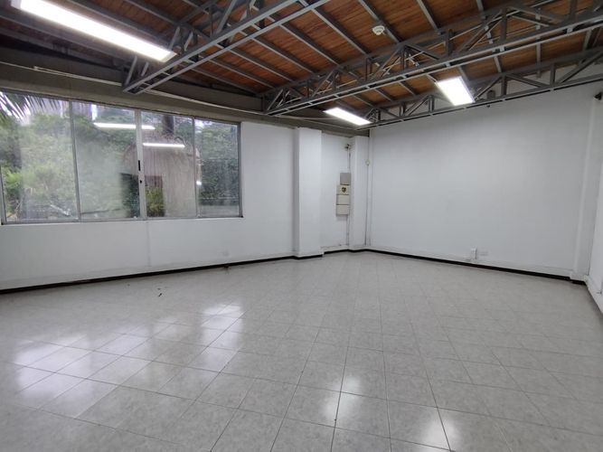 Bodega en arriendo en Ditaires, Itagüí, 1304 m² · foto 17 de 17
