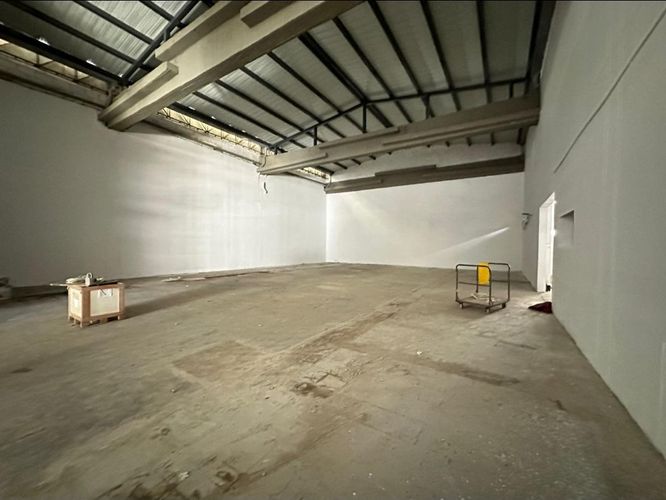 Bodega en arriendo en La Esmeralda, Itagüí, 651 m² · foto 5 de 6