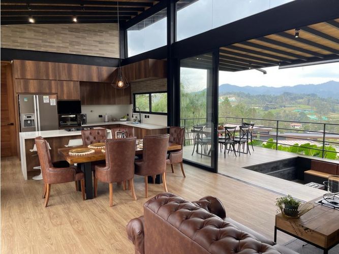 Casa de 4 alcobas en venta en Pantanillo, El Retiro, 242 m² · foto 2 de 16
