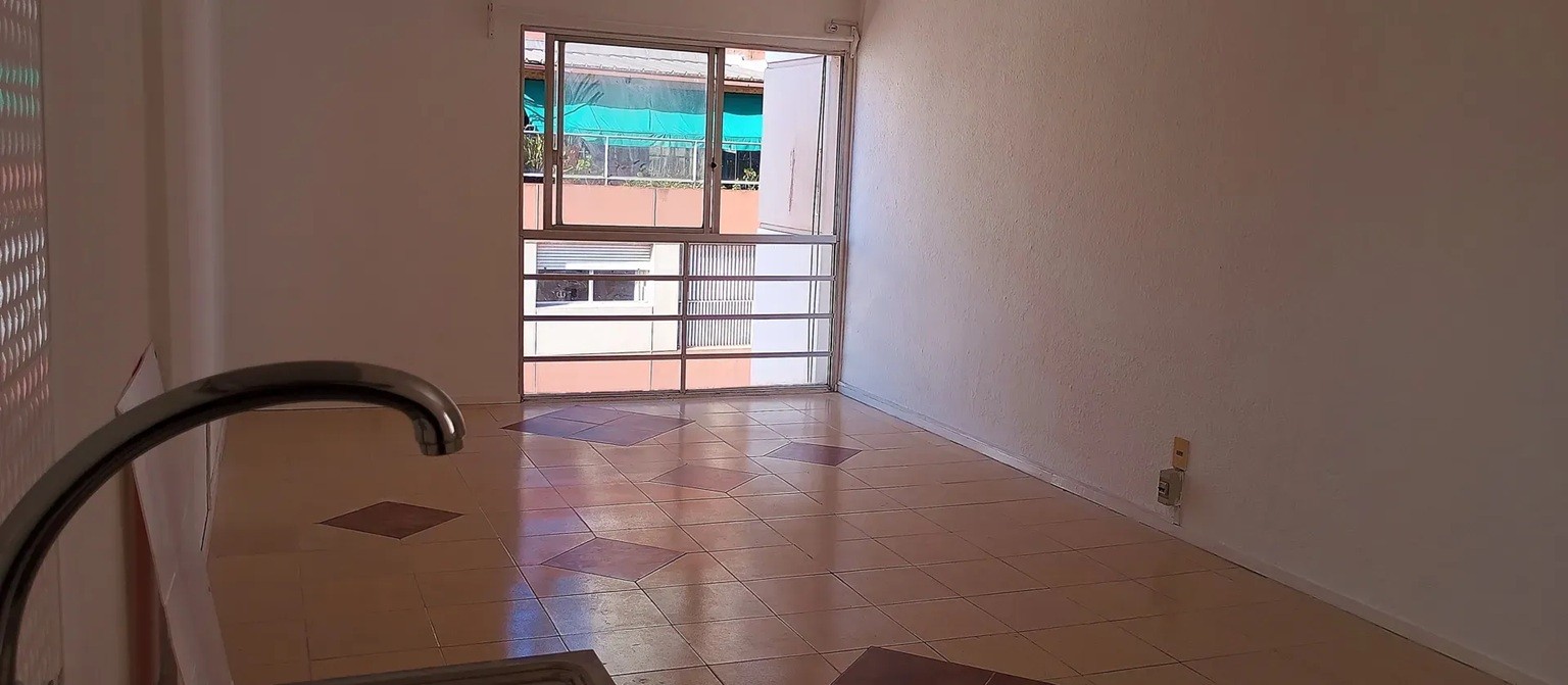 ALQUILER EN CORDON DE MONO AMBIENTE, AL FRENTE EN PISO ALTO, GASTOS COMUNES BAJOS