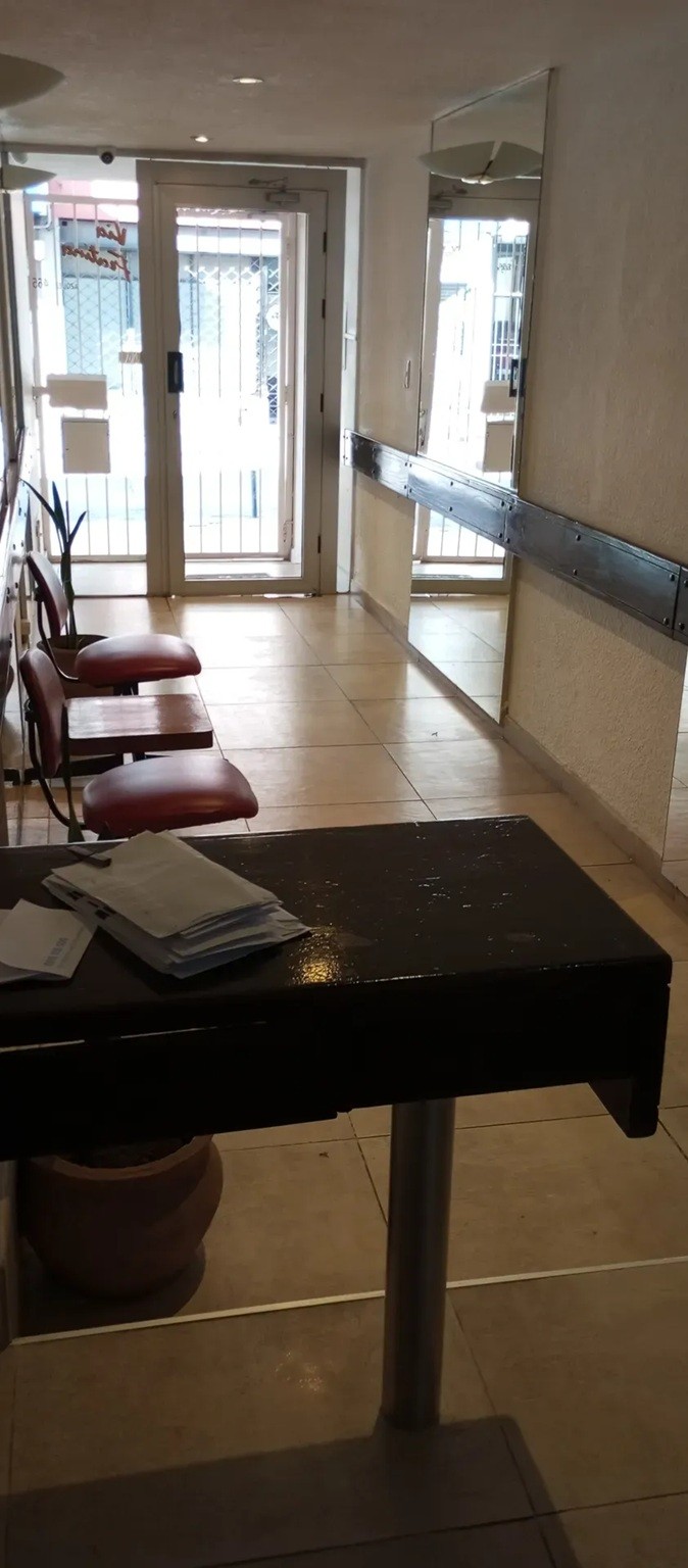 ALQUILER EN CORDON DE MONO AMBIENTE, AL FRENTE EN PISO ALTO, GASTOS COMUNES BAJOS · Foto 9