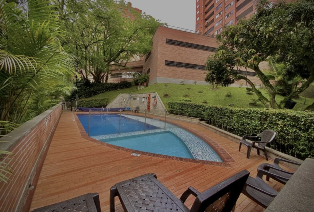 Apartamento en venta en El tesoro, Medellín [No disponible] 3