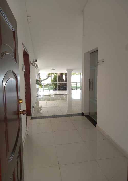 Casa de 20 alcobas en venta en Ciudad Jardin, Cali, 1610 m² · foto 13 de 22